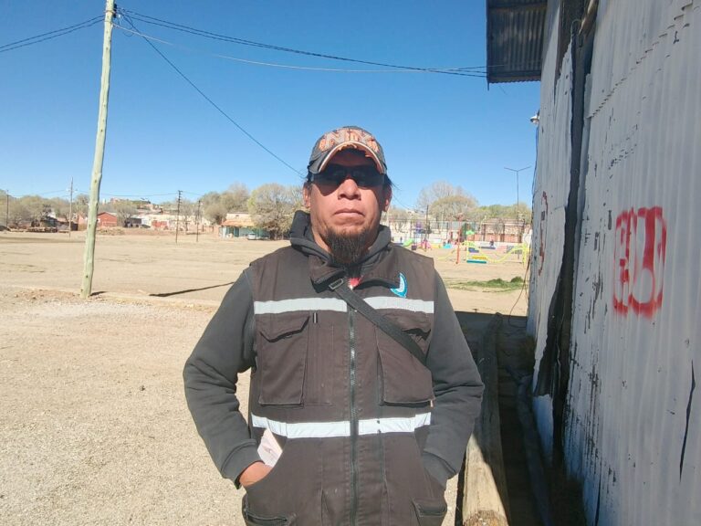 EXTENSIÓN ELÉCTRICA Y NUEVAS LÁMPARAS EN EL BARRIO MARIANO MORENO