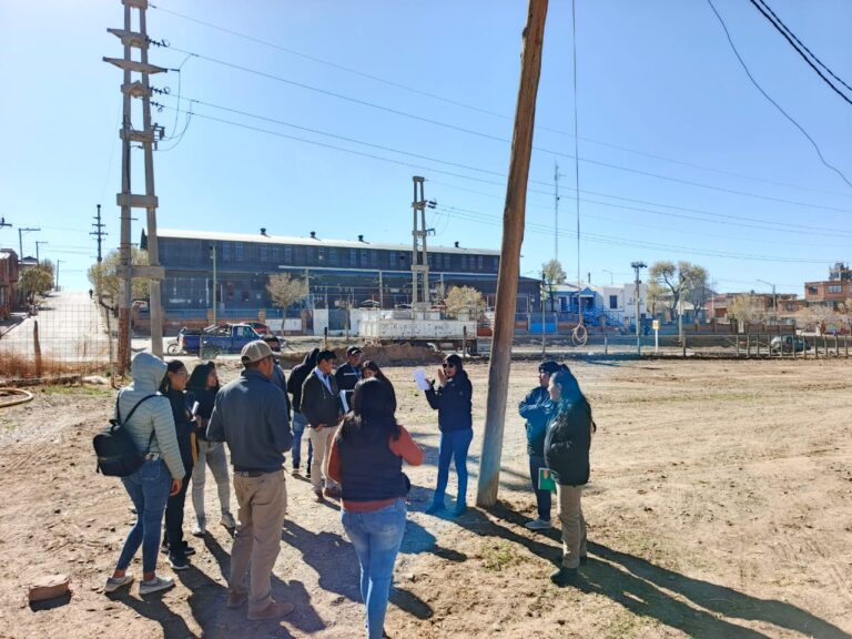 REFUERZAN ILUMINACIÓN Y LIMPIEZA EN LA MANKA FIESTA