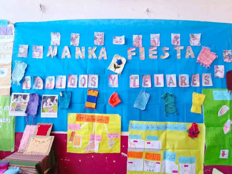 LA ESCUELA DOMITILA CHOLELE CELEBRÓ LA MANKA FIESTA CON UNA EXPOSICIÓN INSTITUCIONAL