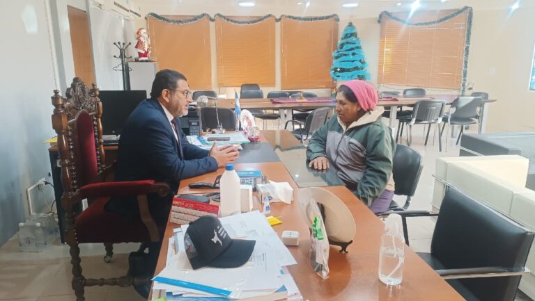 EL INTENDENTE DANTE VELAZQUEZ INICIÓ LAS AUDIENCIAS DE LOS MIÉRCOLES CON UNA RESPUESTA INMEDIATA A UNA VECINA