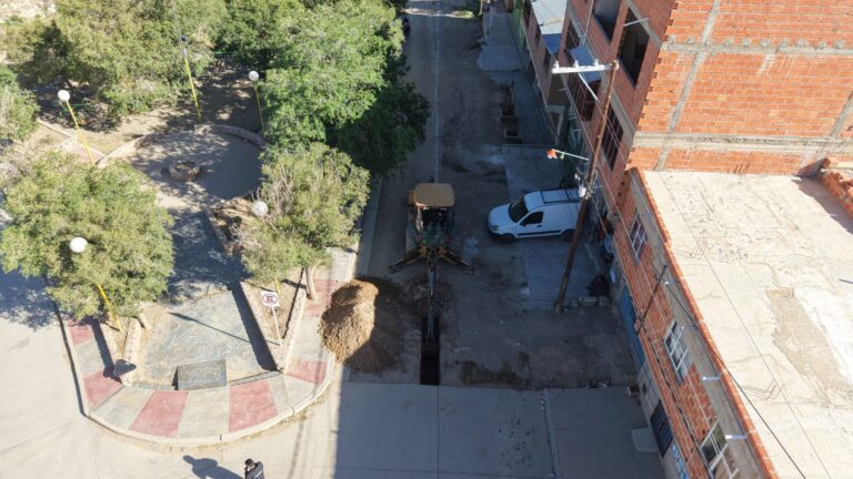 TRAS 25 AÑOS DE RECLAMOS, COMENZÓ LA OBRA DE RED CLOACAL EN EL BARRIO ESPERANZA