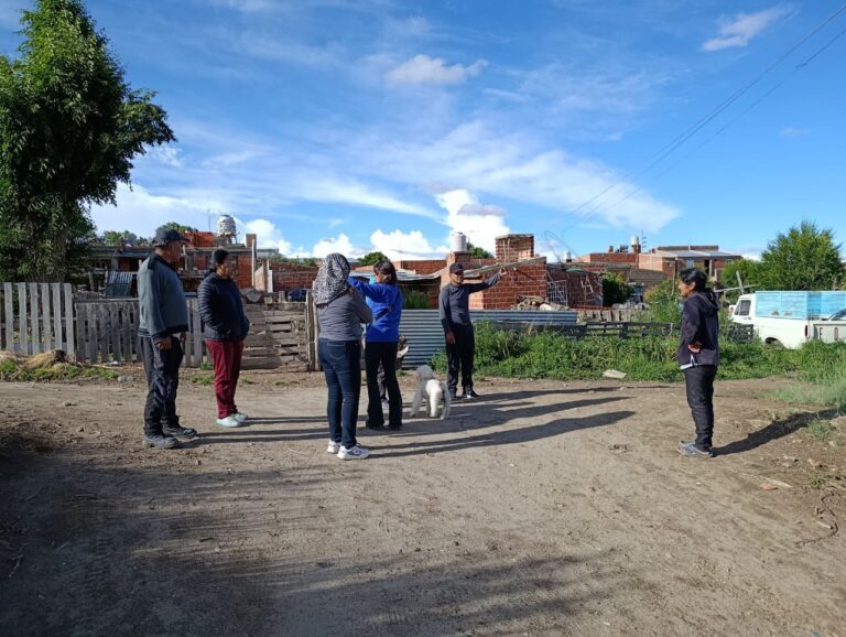 EL MUNICIPIO REFUERZA LA ASISTENCIA EN EL BARRIO PERPETUO SOCORRO TRAS LAS LLUVIAS