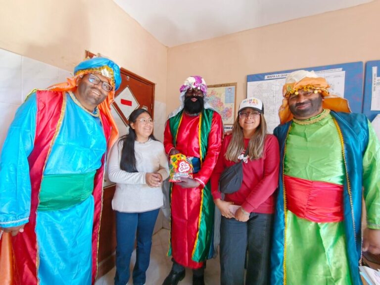 CUANDO LA MAGIA TAMBIÉN CURA: LOS REYES MAGOS VISITARON EL HOSPITAL DR. JORGE URO