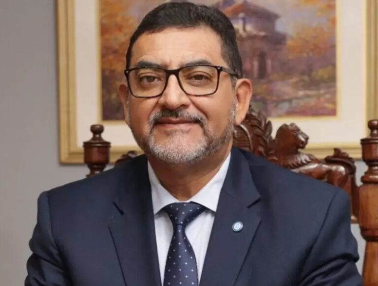 LA QUIACA: UNA PUERTA AL FUTURO MIENTRAS EL PAÍS DISCUTE EL TRABAJO