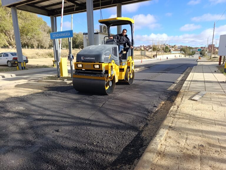 OBRAS QUE TRANSFORMAN: EL MUNICIPIO MEJORA EL INGRESO AL PUENTE INTERNACIONAL