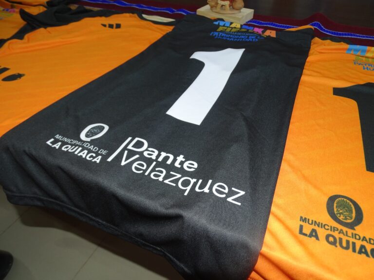 ACOMPAÑAMIENTO AL DEPORTE: UNIÓN MUNICIPAL RECIBIÓ INDUMENTARIA PARA EL SUPER 45