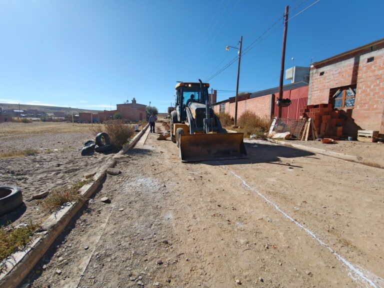 LA MUNICIPALIDAD IMPULSA OBRAS DE SANEAMIENTO Y MEJORAS URBANAS EN EL BARRIO LUCA ARIAS