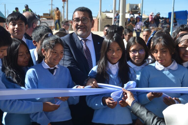 OBRA PÚBLICA CON RECURSOS PROPIOS: NUEVO PAVIMENTO EN AVENIDA LEÓN GIECO