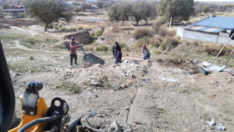 REFUERZAN OPERATIVOS DE LIMPIEZA Y MANTENIMIENTO EN LA CALLE URQUIZA