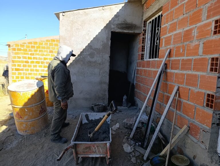 AVANZAN LAS OBRAS PARA GARANTIZAR SERVICIOS BÁSICOS A FAMILIA DEL BARRIO PERPETUO SOCORRO