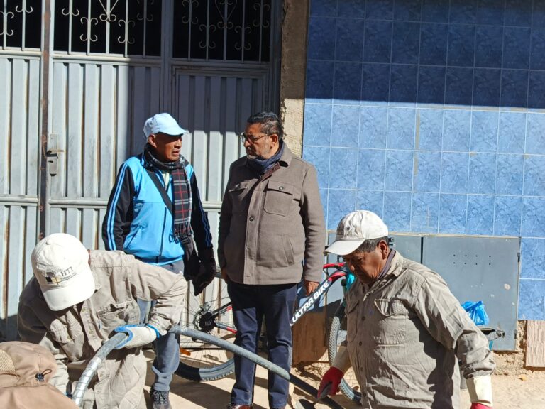 AVANZA LA OBRA DE CORDÓN CUNETA EN LA CALLE PATRICIAS ARGENTINAS UN PASO CLAVE PARA LA CONECTIVIDAD CON EL HOSPITAL
