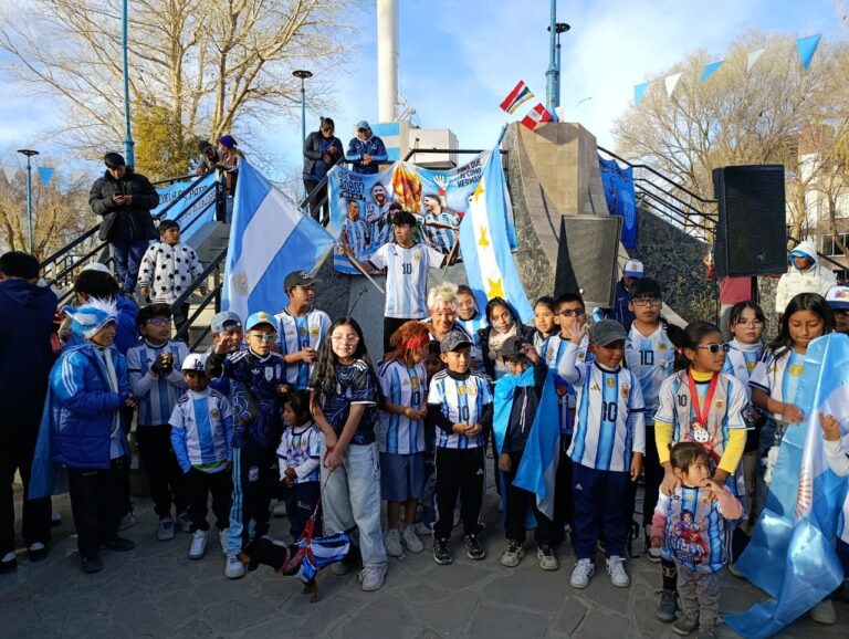 NIÑOS Y FAMILIAS DISFRUTARON DEL FESTIVAL DE INTERCAMBIO DE FIGURITAS