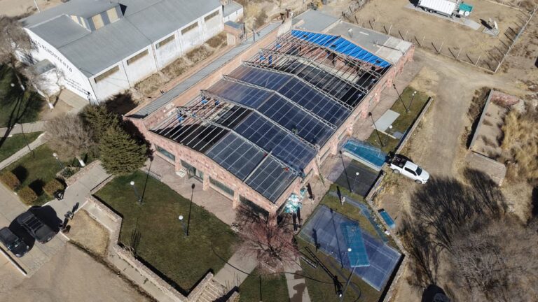 LA QUIACA AVANZA EN LA RECUPERACIÓN DE LA PILETA CLIMATIZADA MUNICIPAL Y PREVÉ SU REAPERTURA EL 19 DE JUNIO