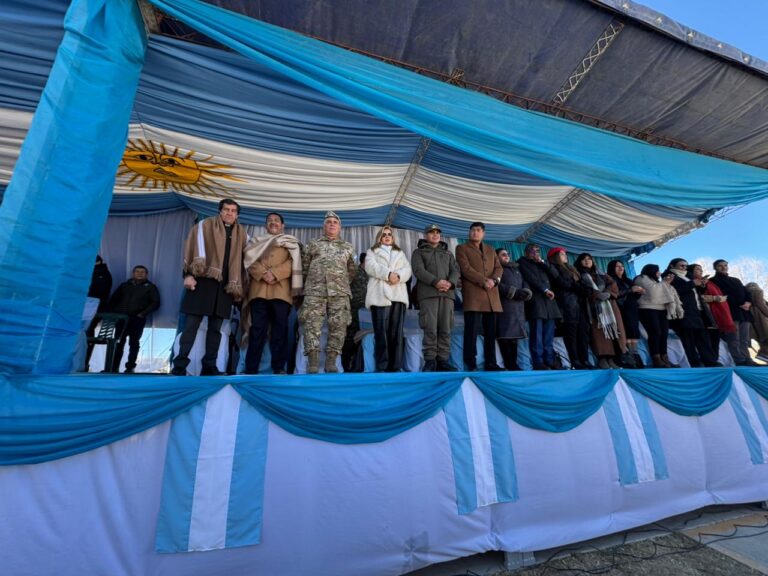 LA QUIACA CELEBRA EL ANUNCIO DE UNA NUEVA TERMINAL EN UNA HISTORICA JORNADA POR EL DIA DE LA BANDERA