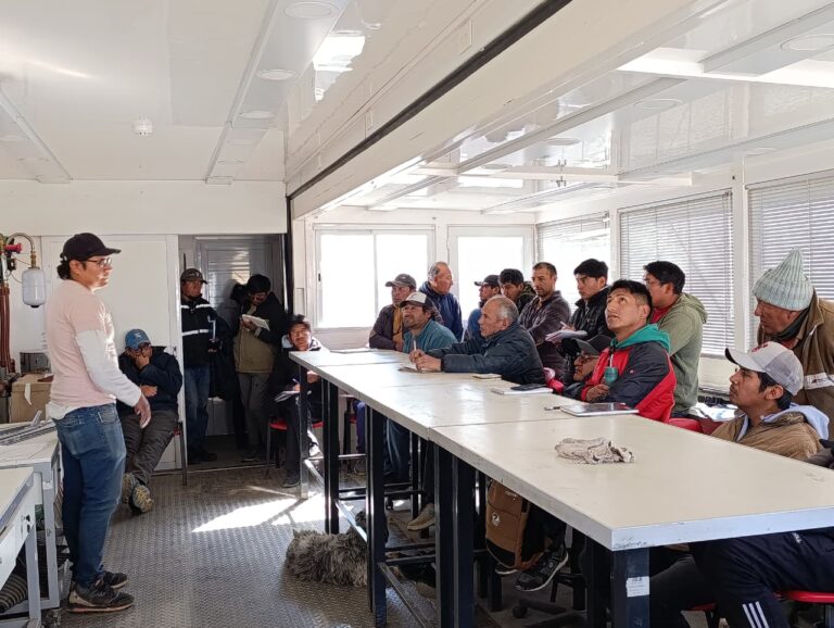 LA QUIACA IMPULSA LA CAPACITACIÓN EN ENERGÍAS RENOVABLES CON EL INICIO DEL CURSO DE TERMOTANQUES SOLARES
