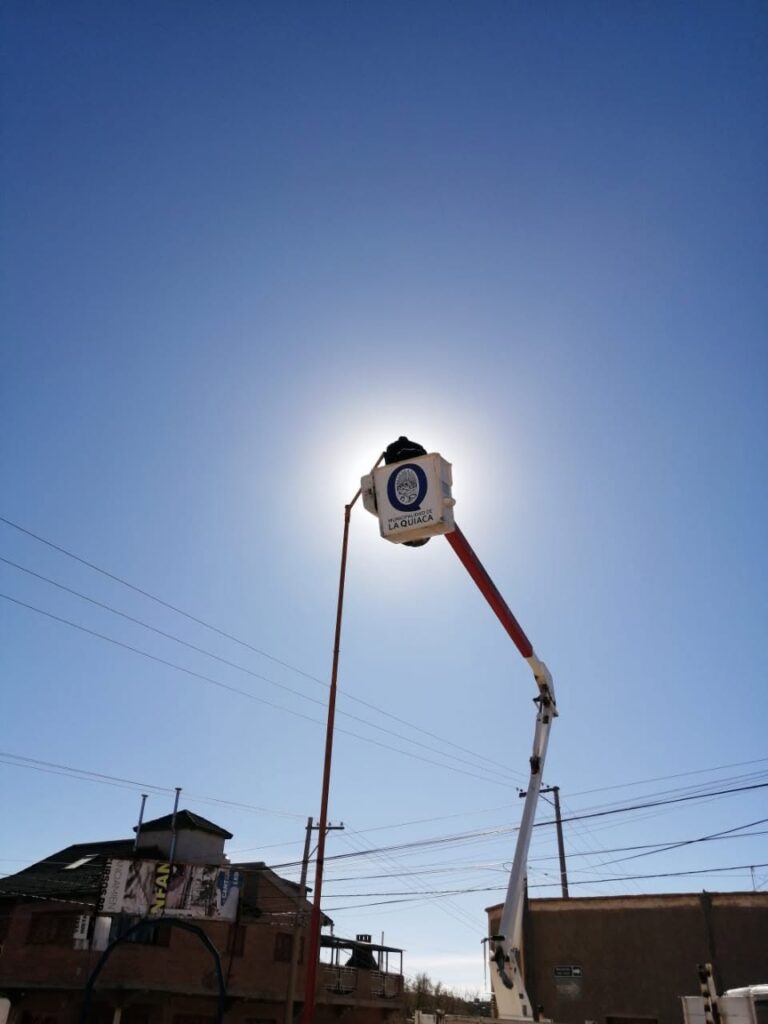 LA GESTIÓN MUNICIPAL FORTALECE EL MANTENIMIENTO DEL ALUMBRADO PÚBLICO Y BRINDA RECOMENDACIONES PARA EL USO SEGURO DE LA ENERGÍA