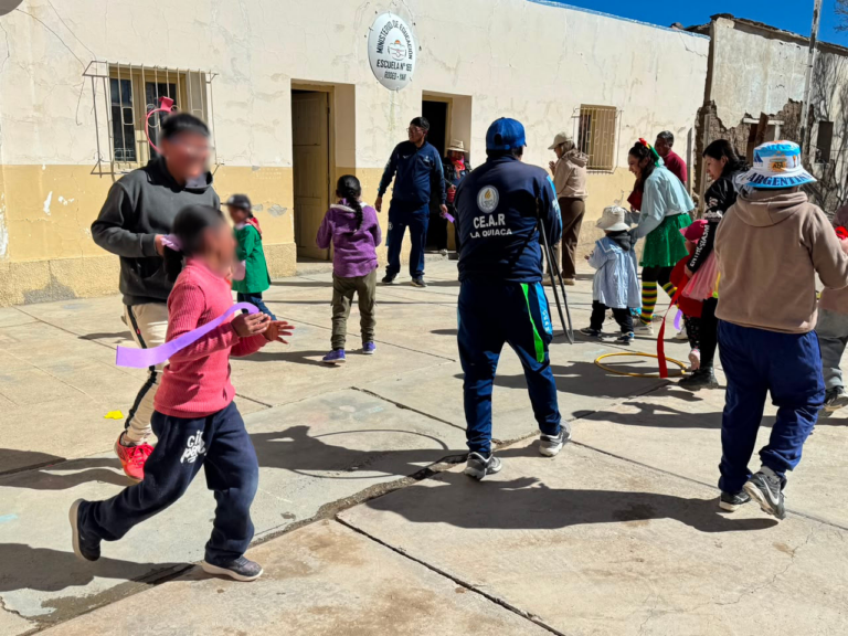 LA MUNICIPALIDAD DE LA QUIACA LLEVÓ “JUGANDO EN TU COMUNIDAD” A LA ESCUELA DE RODEO