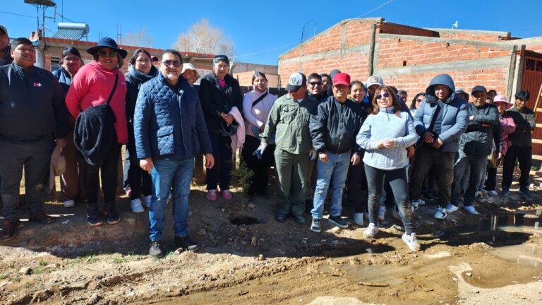LA QUIACA CELEBRÓ EL DIA DEL ÁRBOL Y LOS 13 AÑOS DEL BARRIO PAPA FRANCISCO