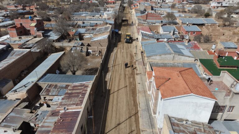 AVANZA LA PAVIMENTACIÓN DE CALLE PATRICIAS ARGENTINAS TRAS LA RENOVACIÓN INTEGRAL DE LAS REDES