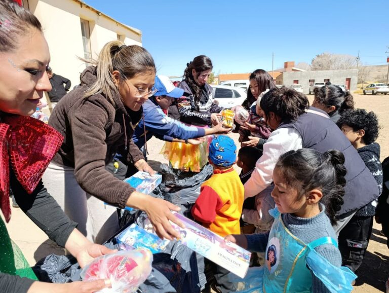 LA GESTIÓN MUNICIPAL LLEVÓ EL FESTEJO DEL MES DE LOS NIÑOS A LA COMUNIDAD DE OJO DE AGUA