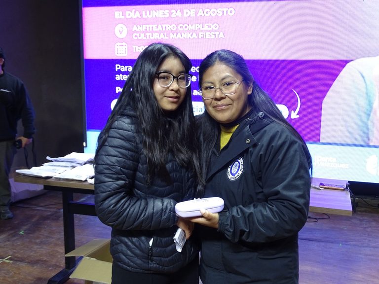 DESARROLLO SOCIAL CONTINÚA CON LA ENTREGA DE ANTEOJOS Y FORTALECE LAS CAPACITACIONES GRATUITAS