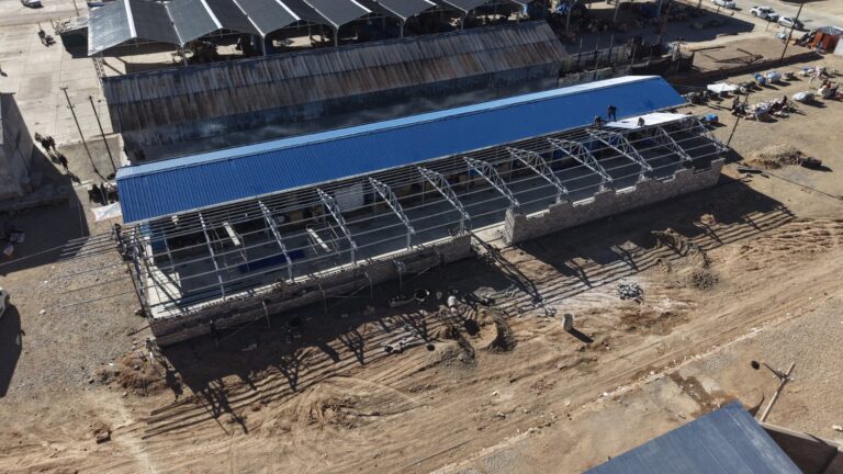 LA MUNICIPALIDAD DE LA QUIACA AVANZA CON LA CONSTRUCCIÓN DEL MERCADO MINORISTA