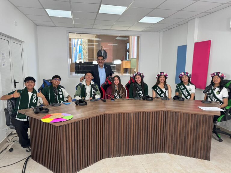 DANTE VELAZQUEZ MOTIVÓ A LOS JÓVENES A ESTUDIAR Y DESTACÓ LAS OPORTUNIDADES PARA FORMARSE COMO MÉDICOS