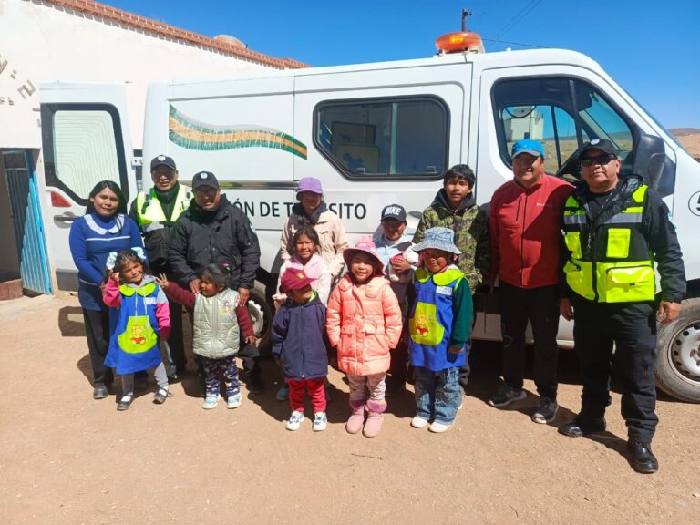 LA DIRECCIÓN DE TRÁNSITO LLEVÓ SU PARQUE TEMÁTICO DE EDUCACIÓN VIAL A LA ESCUELA 275 DE CARA CARA