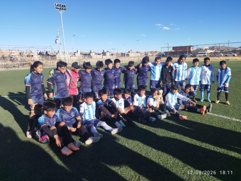LA ESCUELITA DE FÚTBOL PARTICIPÓ DE UNA JORNADA DE FÚTBOL INFANTIL EN ABRA PAMPA