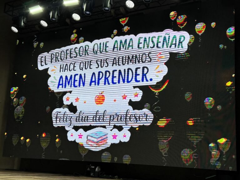 LA MUNICIPALIDAD HOMENAJEÓ A LOS PROFESORES EN SU DÍA CON UNA JORNADA DE RECONOCIMIENTO Y ENCUENTRO
