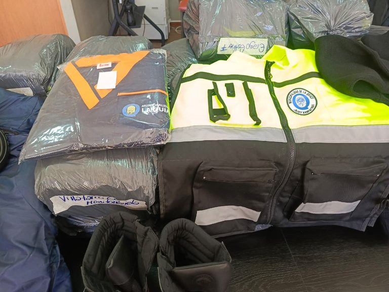 INDUMENTARIA, CAPACITACIÓN Y SEGURIDAD: DANTE VELAZQUEZ FORTALECE LOS EQUIPOS MUNICIPALES