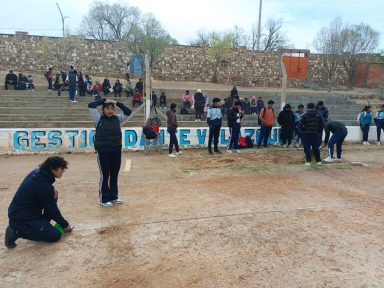 EL CEAR RECIBIÓ A ESCUELAS RURALES DE LA PUNA EN UNA JORNADA DE ATLETISMO