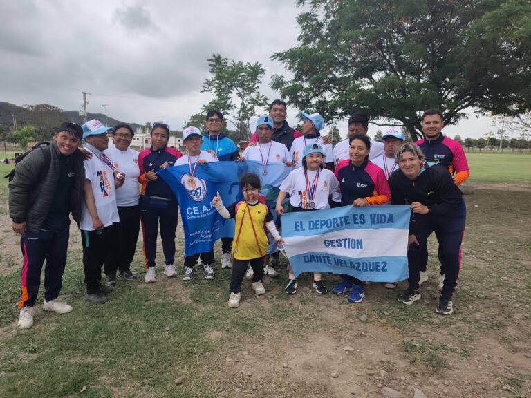 EJEMPLO DE SUPERACIÓN E INCLUSIÓN LA DELEGACIÓN QUIAQUEÑA BRILLO EN EL ATLETISMO ADOPTADO EN SAN PEDRO