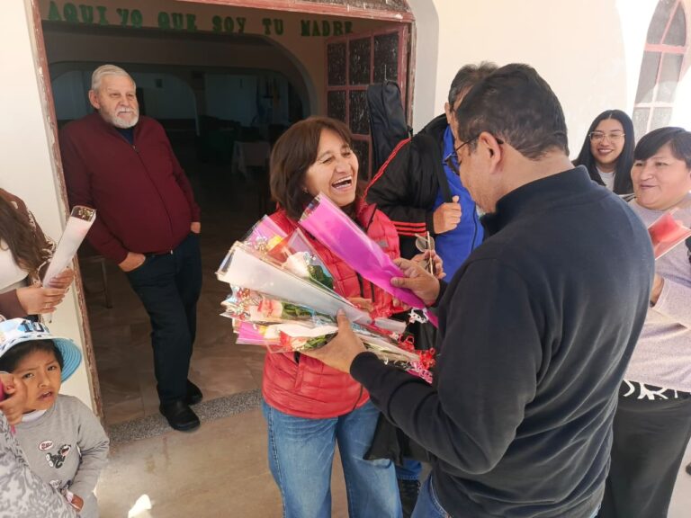 LA GESTIÓN DEL INTENDENTE DANTE VELAZQUEZ ACOMPAÑA Y AGASAJA A LAS MADRES DE lA CAPILLA DE RUTA 5