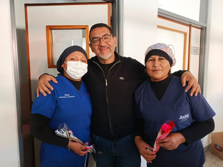 LA GESTIÓN MUNICIPAL DEL INTENDENTE DANTE VELAZQUEZ AGASAJA A LAS MADRES INTERNADAS Y AL PERSONAL DEL HOSPITAL DR. JORGE URO
